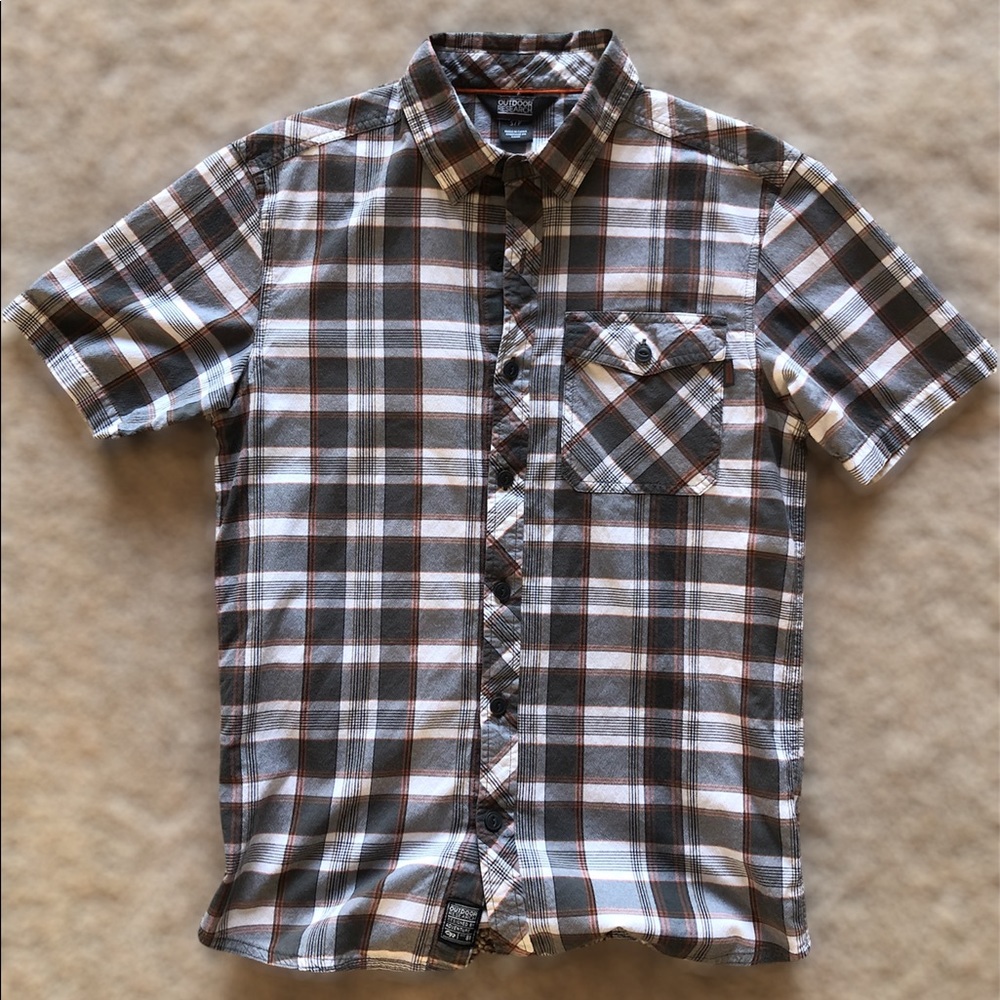 Men’s Small Outdoor Research Button Down! 🧗‍♂️🚵🏻🥾